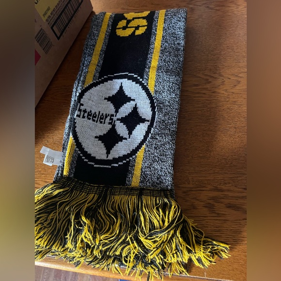 Steelers Black and Yellow Knit Scarf - Picture 2 of 7